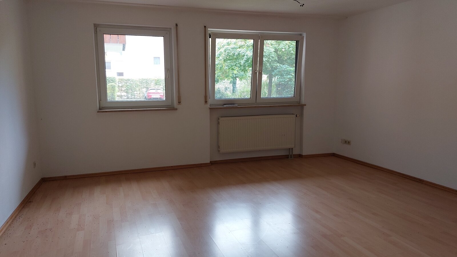 Ruhige und helle 2 Zimmerwohnung mit Stellplatz in Zentrumsnähe Ruhige und helle 2 Zimmerwohnung mit Stellplatz in Zentrumsnähe